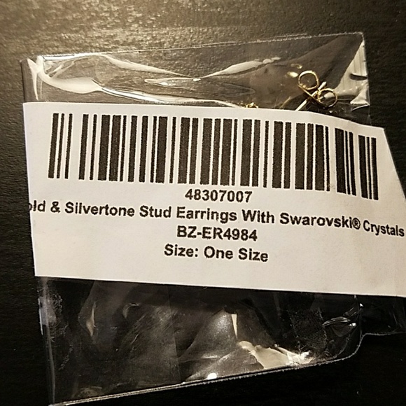 Stud Earrings w/ Swarovski Crystals - Picture 8 of 8